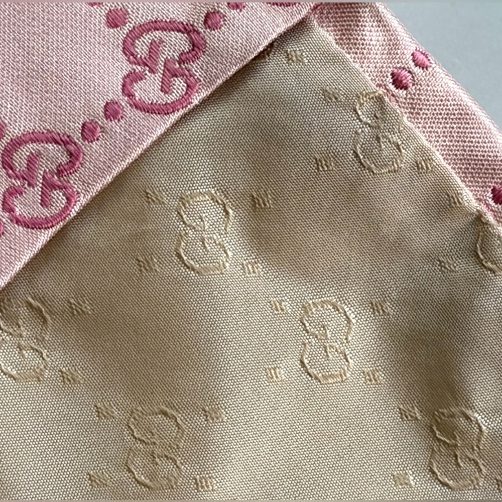 Gucci Pink GG Monogram Silk Tie, Blush Pink/Rose, 3.5” x 59”, like new - Picture 12 of 13